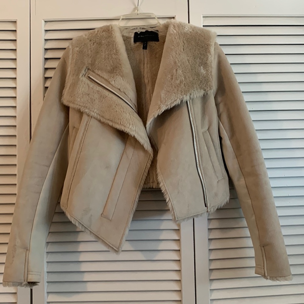 BCBG max Azaria cropped jacket